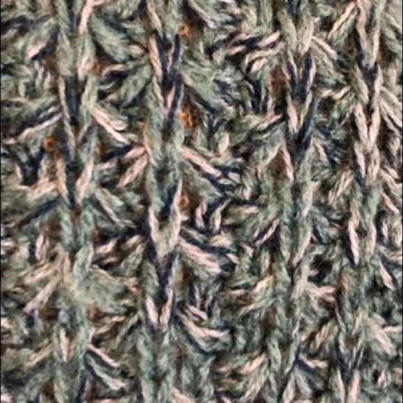 Universal Tread/ NWT/ Cropped Sweater /XS - Picture 8 of 10